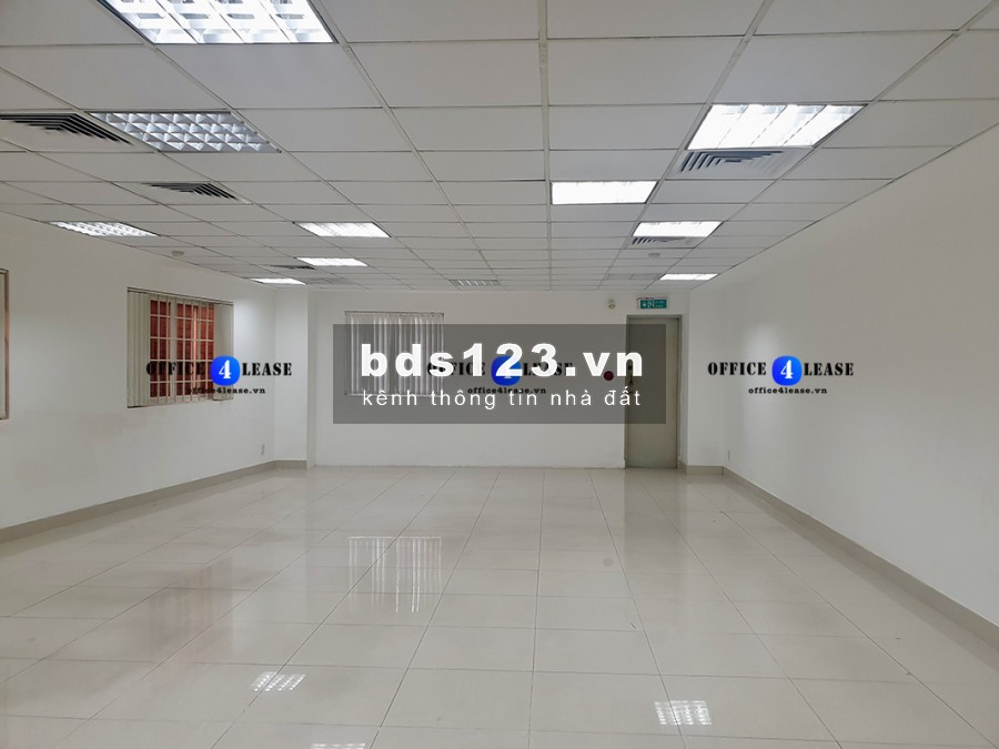 Văn phòng cho thuê Quận 1, đường Hai Bà Trưng, 79m2 tầng trệt, 30,3 triệu/tháng.