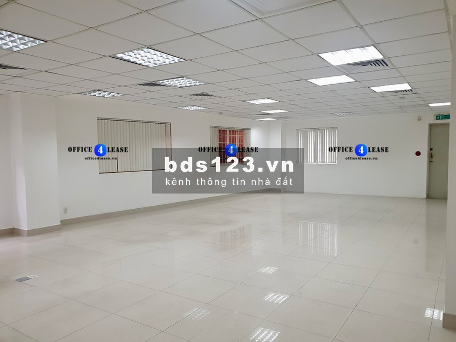 Văn phòng cho thuê Quận 1, đường Hai Bà Trưng, 79m2 tầng trệt, 30,3 triệu/tháng.