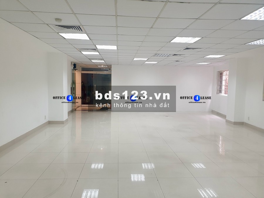 Văn phòng cho thuê Quận 1, đường Hai Bà Trưng, 79m2 tầng trệt, 30,3 triệu/tháng.