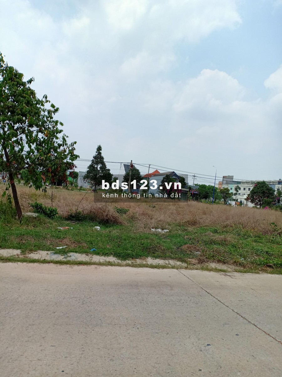 Cần bán 2 lô đất liền kề nhau ngang 14m, giá bán 700 triệu hỗ trợ vay ngân hàng