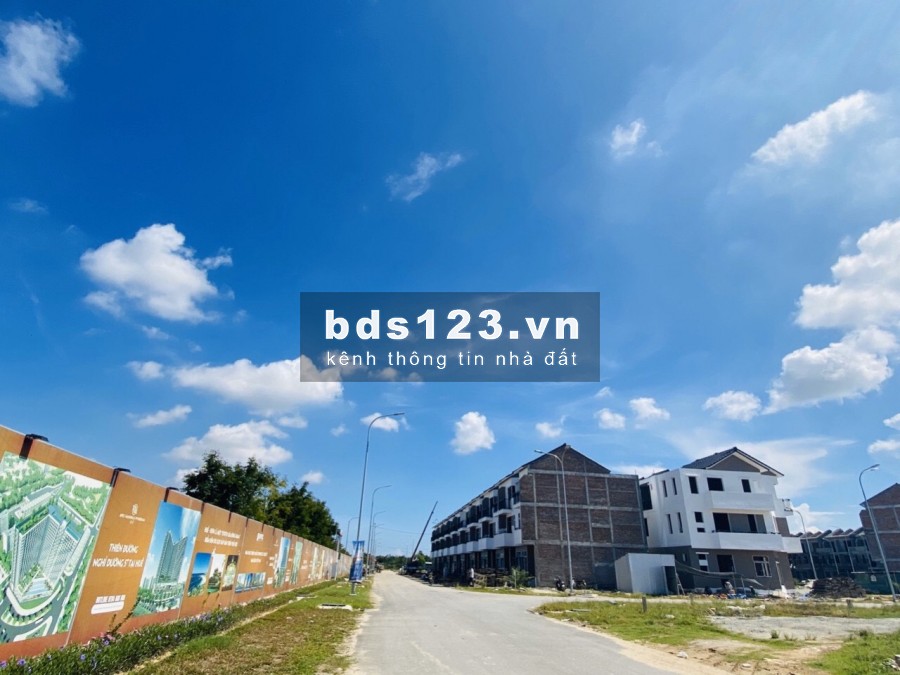 SIÊU PHẨM HÀNG HIẾM KHU C ROYAL PARK - HƯỚNG TÂY VIEW CONDOTEL GIÁ 3,2x TỶ - LH 0702788074