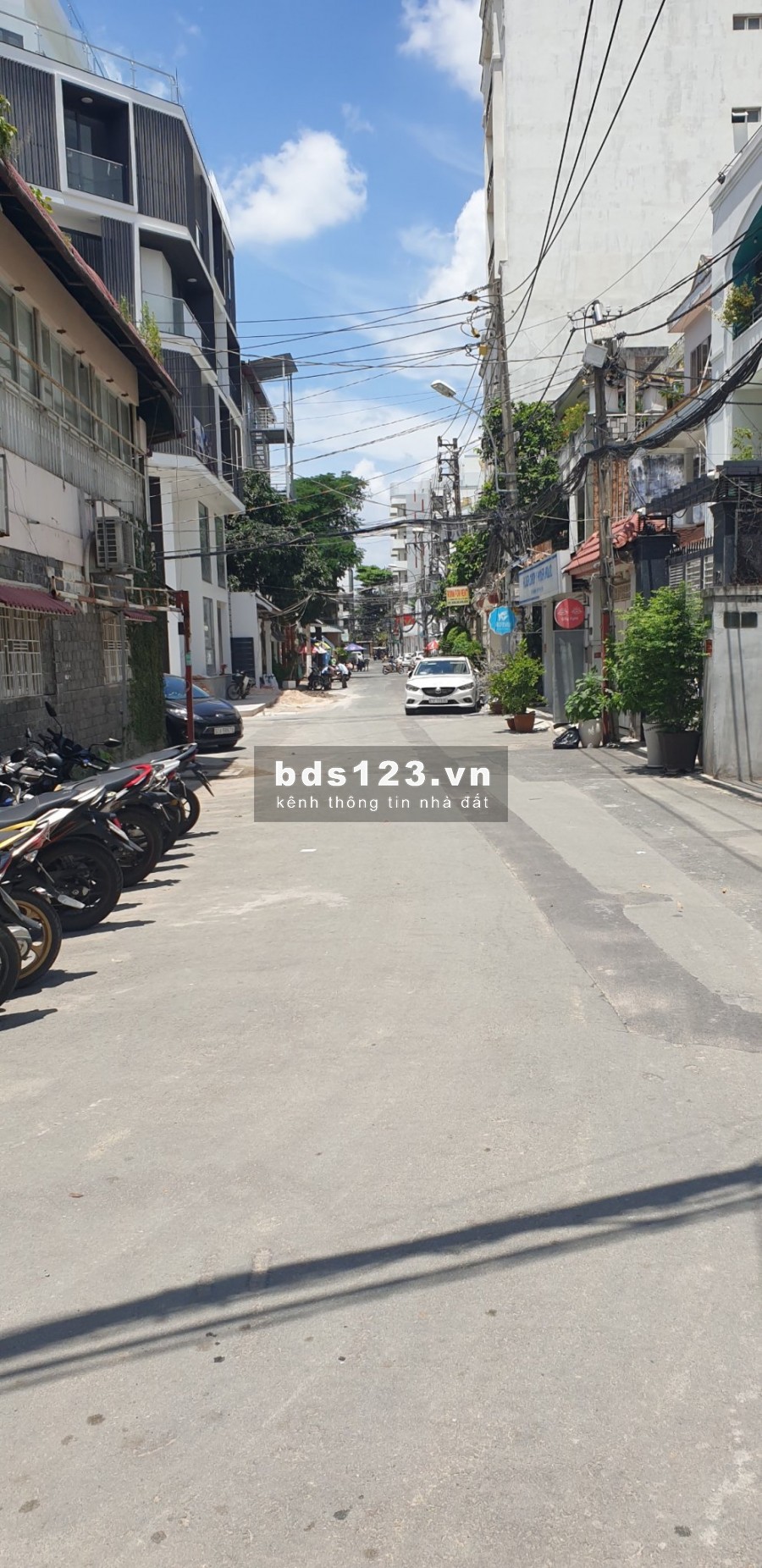 Chính chủ bán đất tiện xây Building, CHDV đường Hoàng Việt P4, Tân Bình. CN đủ 356m2. LH 0796456889