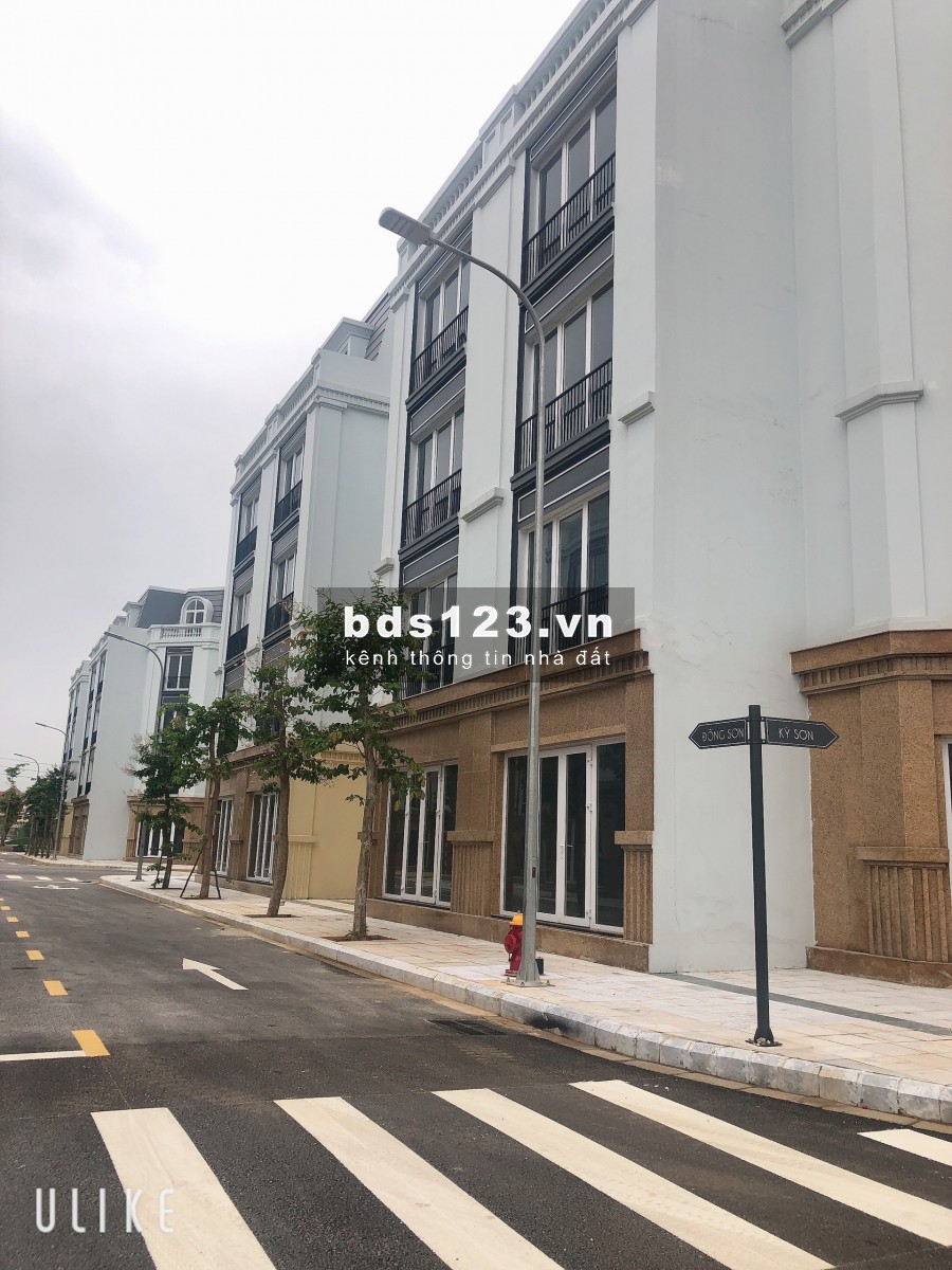Chính chủ cần sang nhượng căn Nhà phố 2 mặt tiền KĐT Eurowindow Garen City