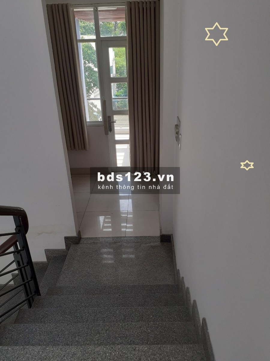 Nhà mới MT Lê Quốc Trinh 2L, 3PN, 2WC full ML