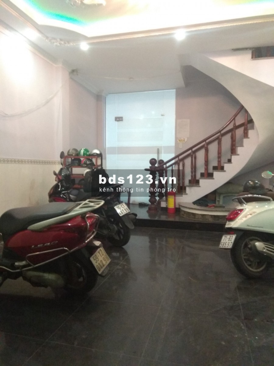 Cho thuê căn hộ mini 25m2, full nội thất, toilet riêng, ban công view sông, giờ giấc tự do, ngay cầu Nguyễn Văn Cừ, quận 8