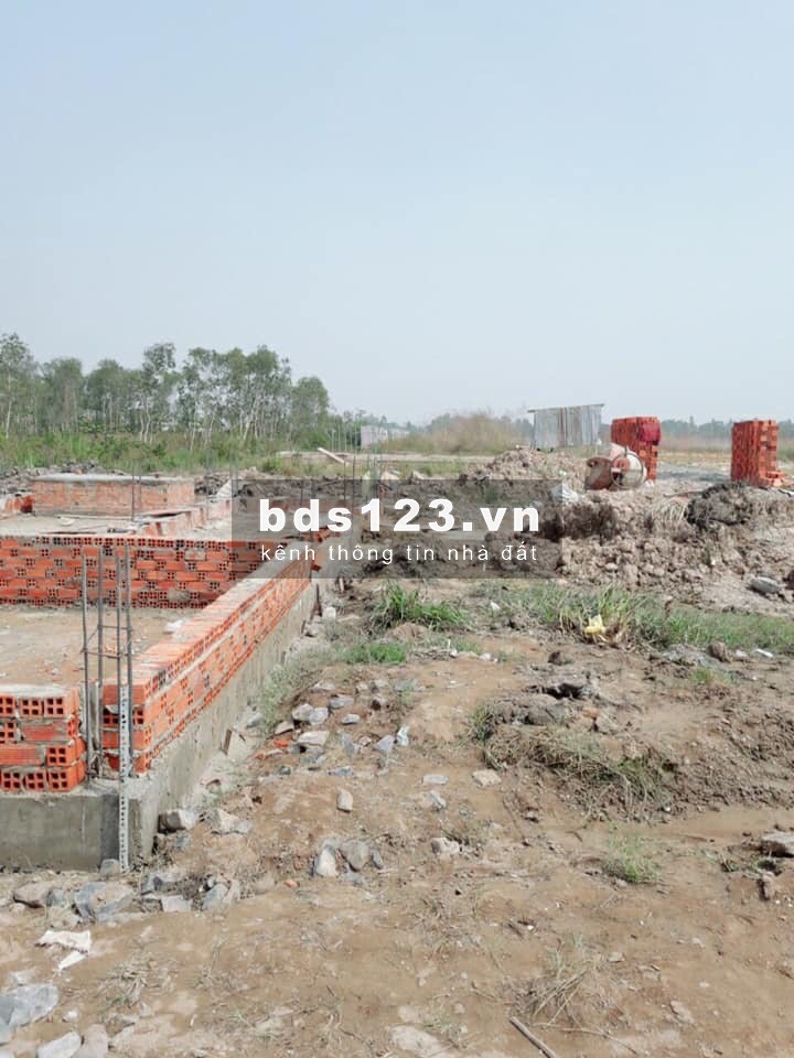 Cần bán lô đất ở đường Vĩnh Lộc vào 500m