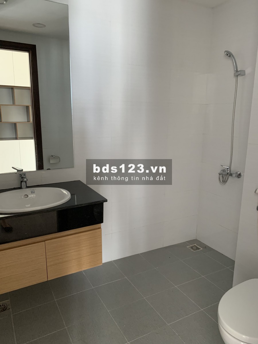 Chính chủ cần cho thuê căn hộ A10 Nam Trung Yên, 100m2, 3PN, 2VS full nội thất nhà mới, giá 13tr/th