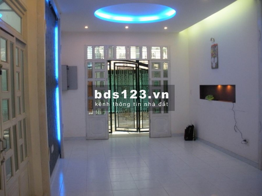 5 Tầng - Đoàn Văn Bơ - 30m - chỉ 2 tỷ 4 - 0933644449