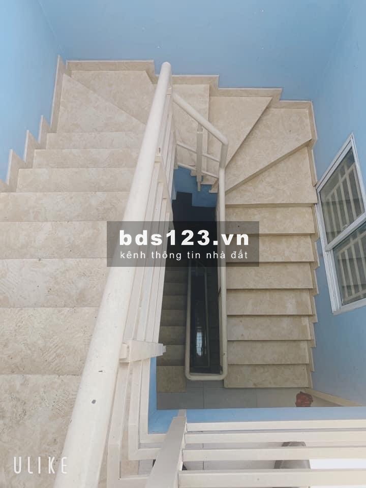 5 Tầng - Đoàn Văn Bơ - 30m - chỉ 2 tỷ 4 - 0933644449