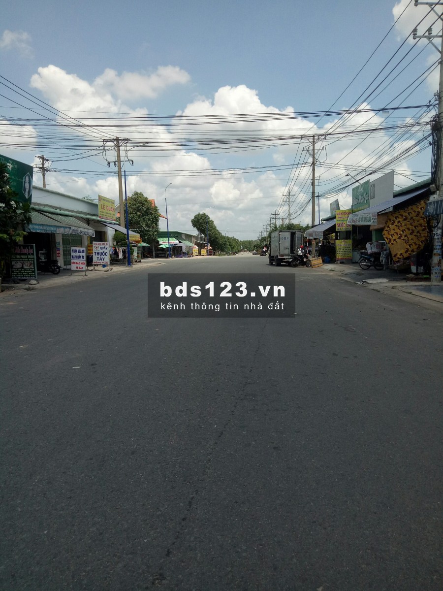 Cần bán lại 2 lô đất liền kề 7m x 28m. Giá bán 660 triệu còn thương lượng