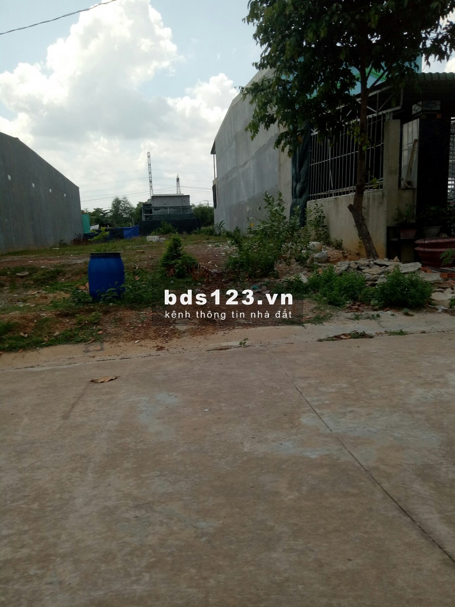 Cần nhượng lại lô đất chính chủ 330m2 khu trung tâm. Giá bán 930 triệu