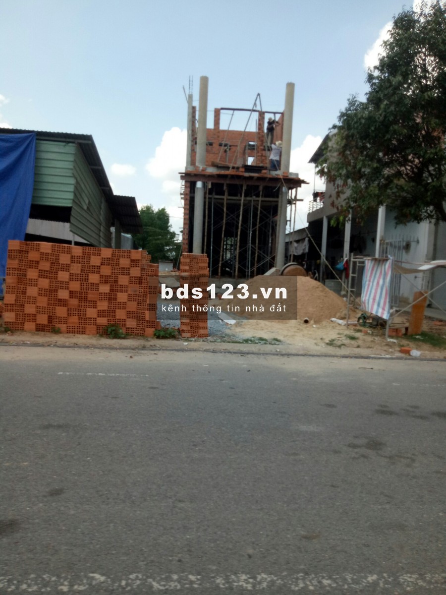 Cần nhượng lại lô đất chính chủ 330m2 khu trung tâm. Giá bán 930 triệu