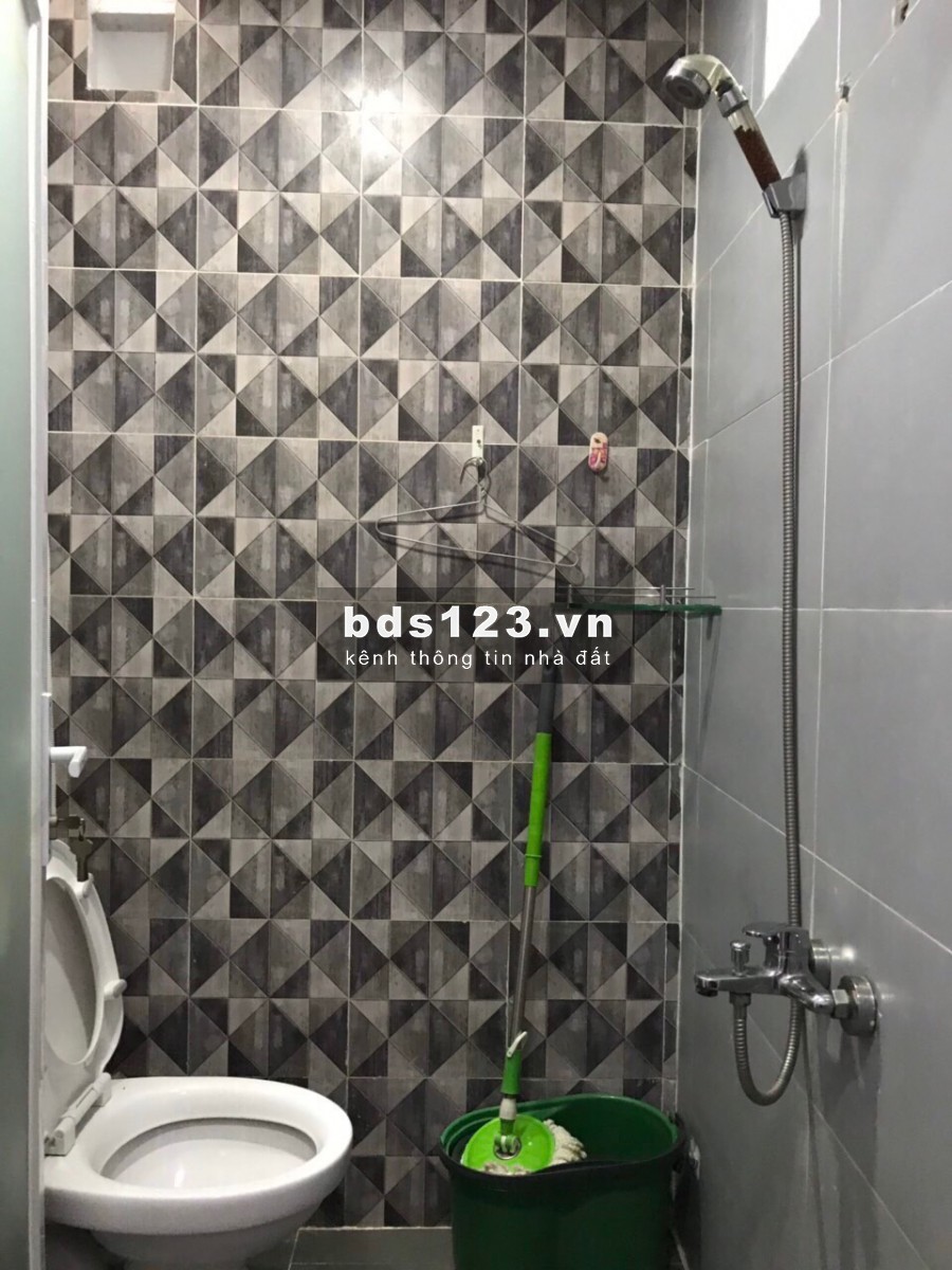 Bán nhà 3 tầng hướng Nam, sổ hồng chính chủ 40m2 giá 2,4 tỷ tại Bình Tân