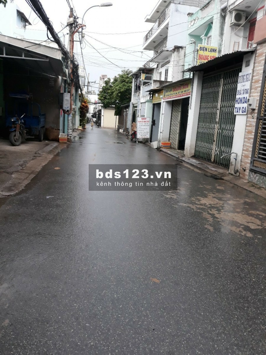 Bán nhà 3 tầng hướng Nam, sổ hồng chính chủ 40m2 giá 2,4 tỷ tại Bình Tân