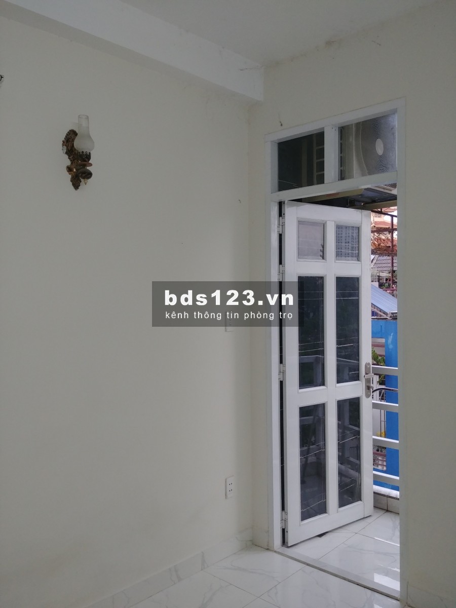 PHÒNG BAN CÔNG THOÁNG MÁT SẠCH SẼ YÊN TĨNH NGAY LÊ VĂN SỸ Q3