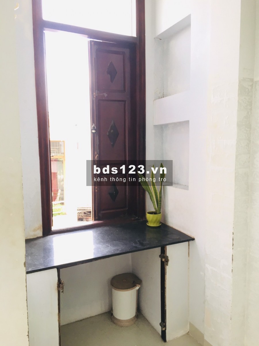 PHÒNG BAN CÔNG XINH XẮN , YÊN TĨNH GẦN HUỲNH VĂN BÁNH