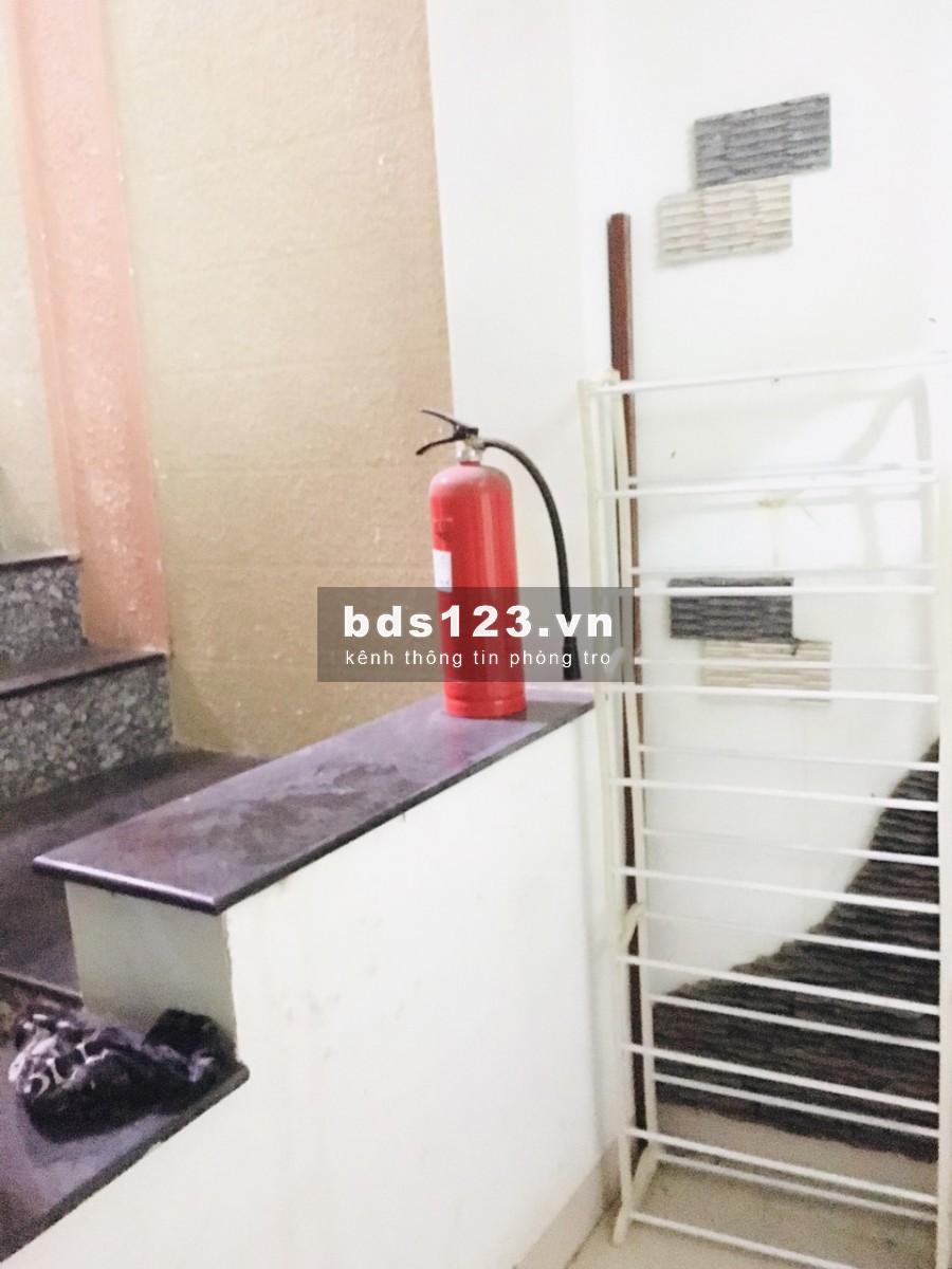 PHÒNG BAN CÔNG XINH XẮN , YÊN TĨNH GẦN HUỲNH VĂN BÁNH