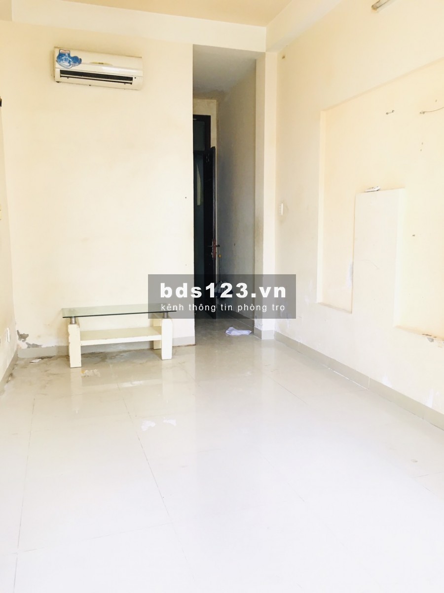 PHÒNG BAN CÔNG XINH XẮN , YÊN TĨNH GẦN HUỲNH VĂN BÁNH