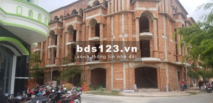 Cần bán gấp nhà mặt tiền chính chủ