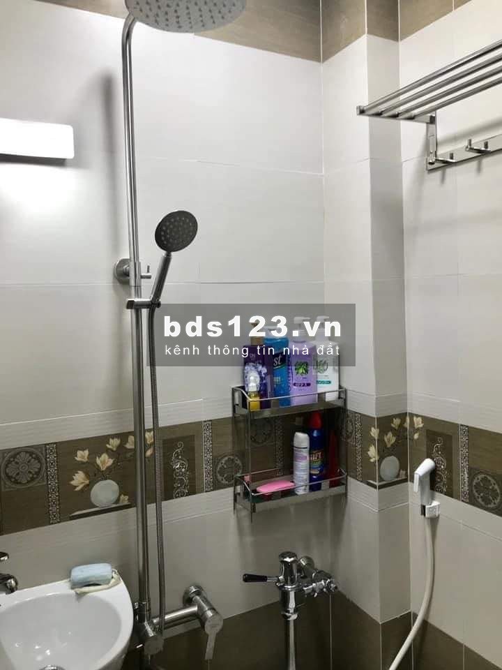 Hẻm xe tải Quận 10, đường CMT8 nhà mới ở ngay, 3 tầng giá chỉ 3.6 tỉ