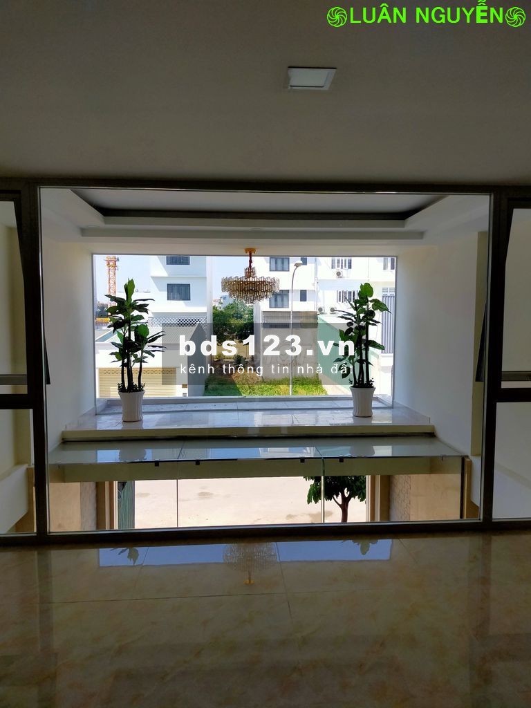 Cho thuê Tòa Nhà VP Hầm 5 lầu 600m2 sàn trống suốt thang máy đường Vũ Tông Phan, An Phú Q2