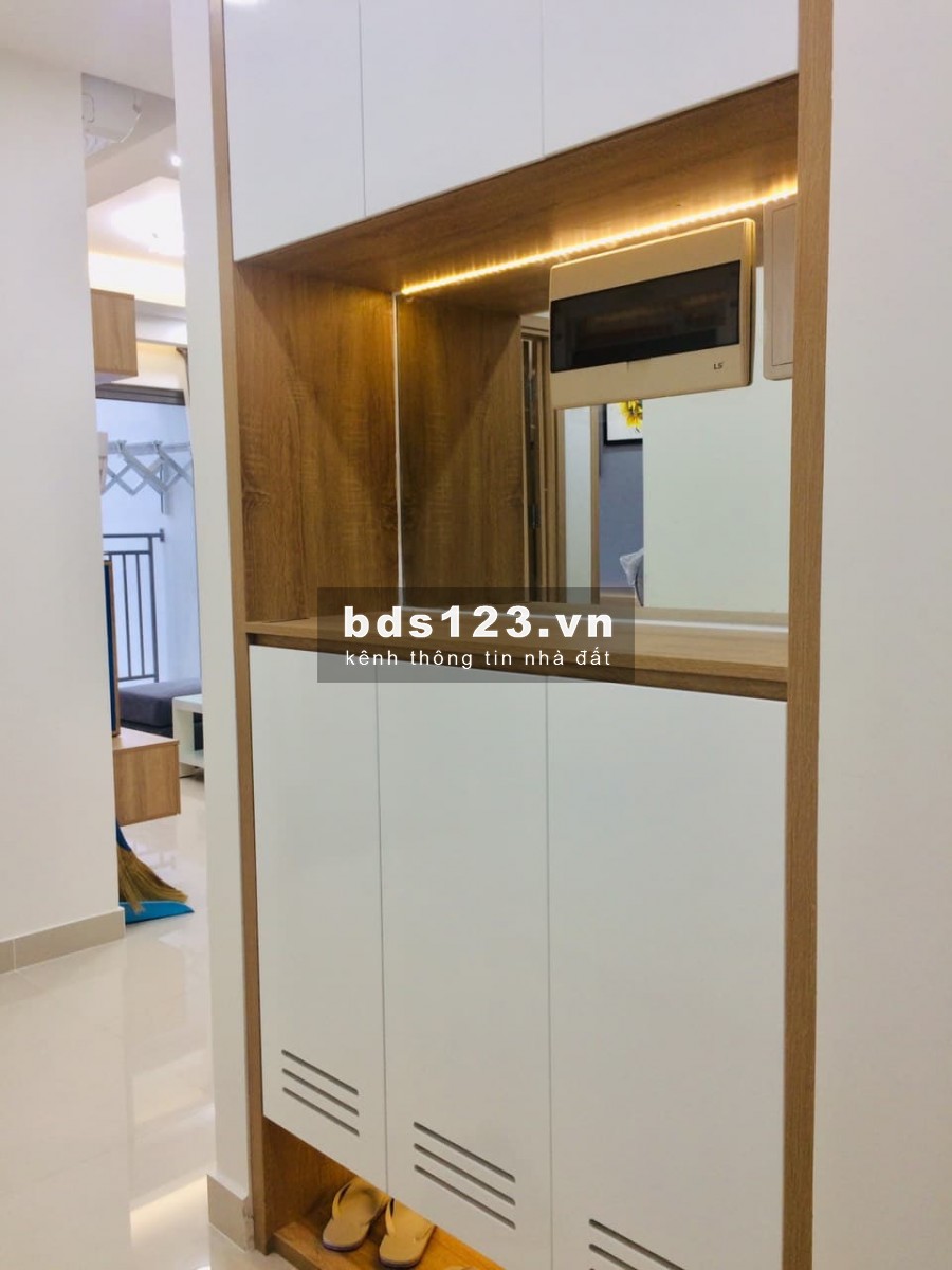 Em cần cho thuê lại căn 2PN, Tháp 1 chung cư The Sun Avenue Quận 2 diện tích 76m2.