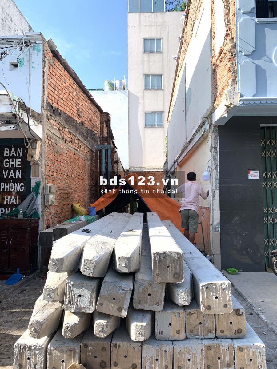 Nhà Nát Mặt Tiền Đường Số, P.Tân Kiểng, Quận 7. DT: 3.5x20m NH 4.5, Hướng Bắc.