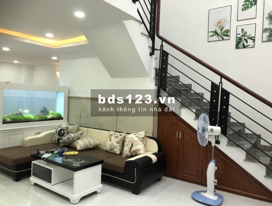 BÁN NHÀ XÓM CHIẾU 61M2, CỰC HIẾM, HXH, 3.7 TỶ, QUẬN 4, 0933644449.