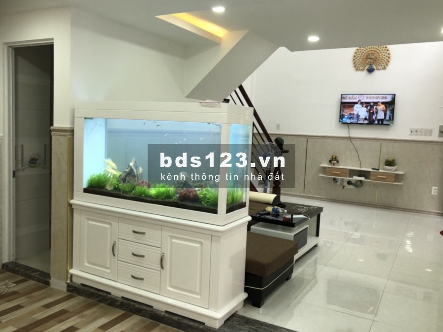 BÁN NHÀ XÓM CHIẾU 61M2, CỰC HIẾM, HXH, 3.7 TỶ, QUẬN 4, 0933644449.
