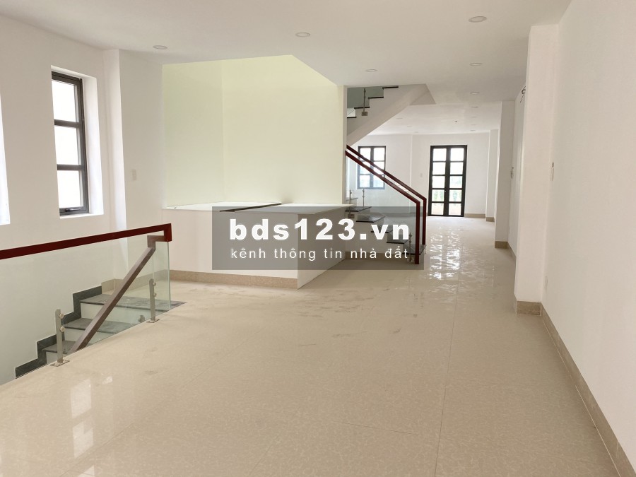 Cho thuê nhà nguyên căn CItyland Park Hills trệt 4 lầu đối diện chung cư