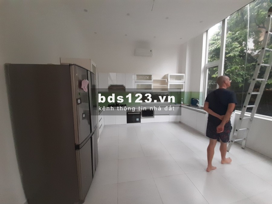 Villa trệt 2 lầu 4 phòng full nội thất 12x20m Thảo Điền