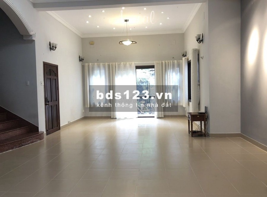 Cho thuê Biệt thự sân rộng trệt 2 lầu 180m2 Thảo điền Quận 2
