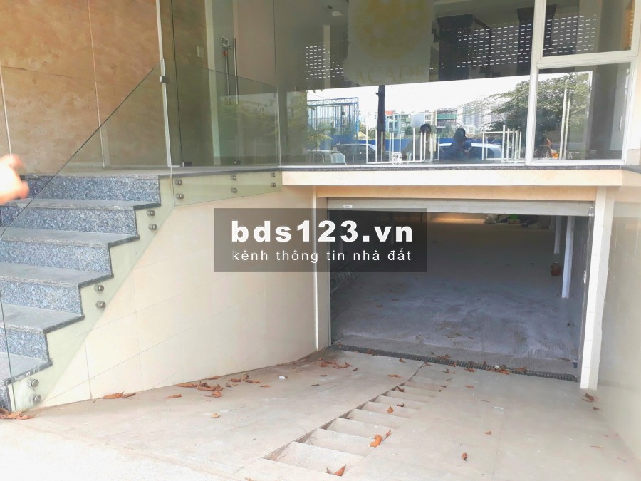 NHÀ HẦM TRỆT, 2 LẦU, 4 PN. DT 5X20M AN PHÚ