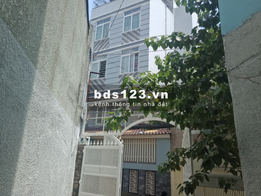 Phòng cửa sổ thoáng mát ngay Trần Quang Diệu -Huỳnh Văn Bánh