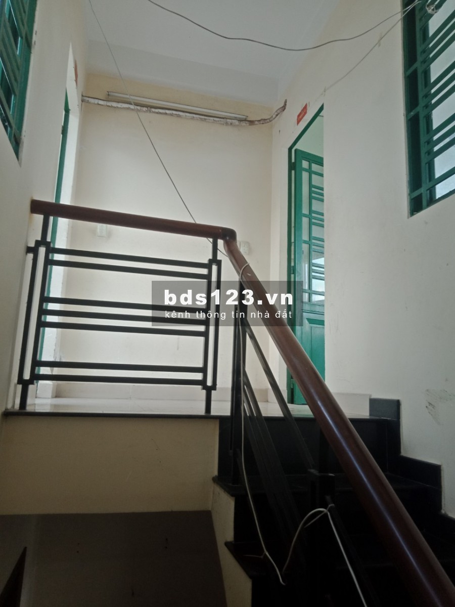 Phòng cửa sổ thoáng mát ngay Trần Quang Diệu -Huỳnh Văn Bánh