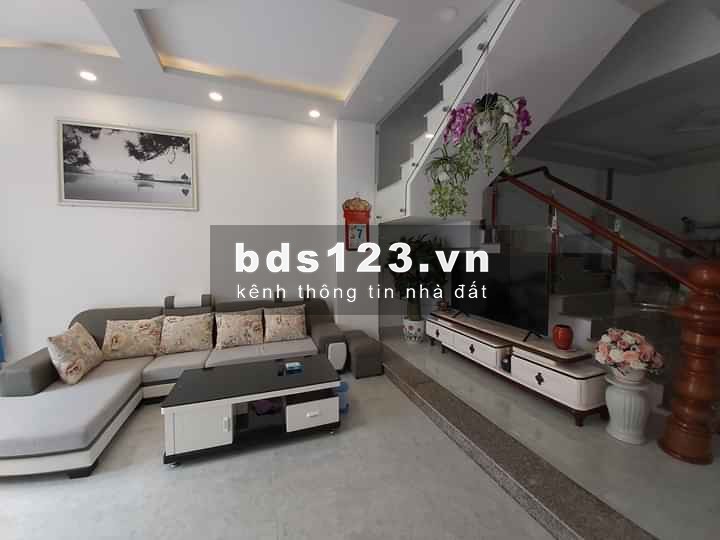 Nhà MT=trệt 2 lầu 4PN 6x27m Thảo Điền