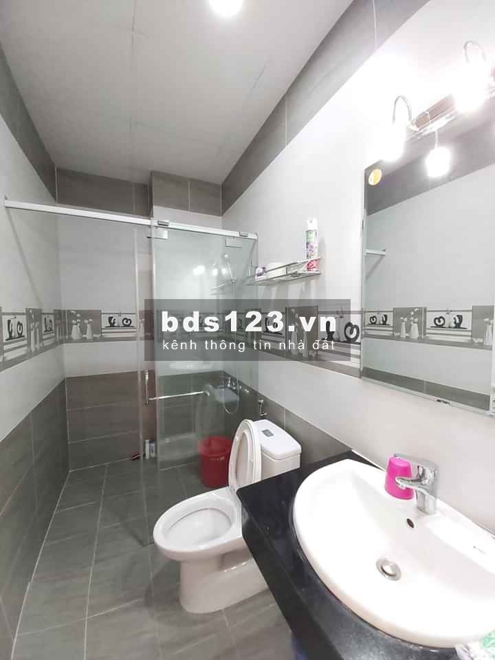 Nhà MT=trệt 2 lầu 4PN 6x27m Thảo Điền