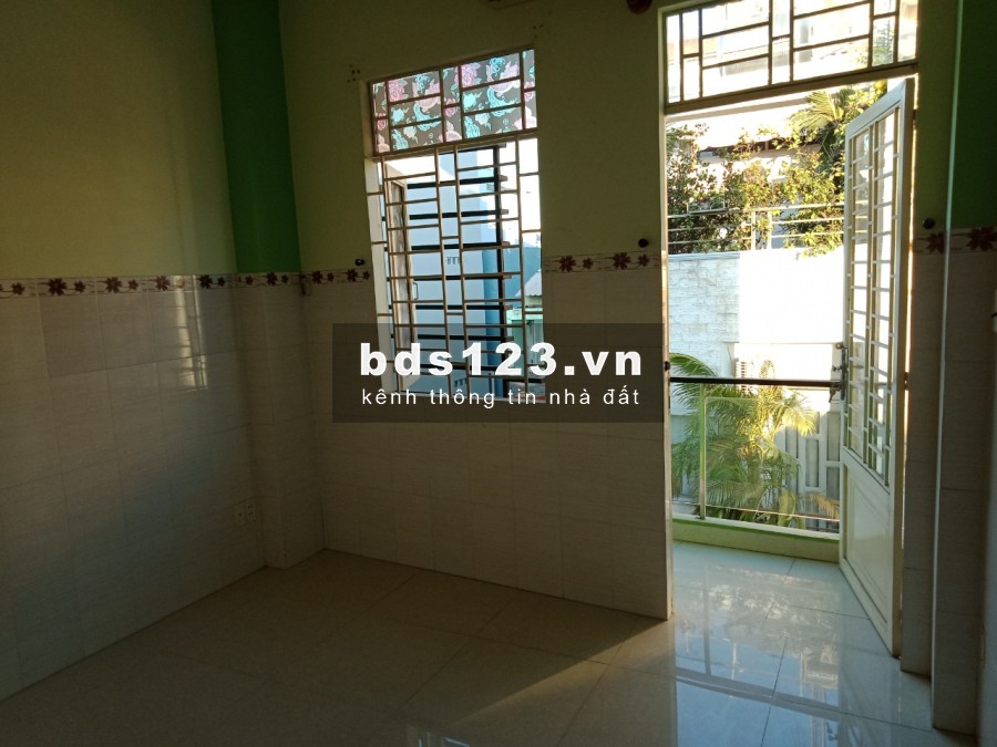 PHÒNG BAN CÔNG ĐẸP SẠCH SẼ MÁT MẺ GẦN 3/2 VÀ XÓM ĐẤT