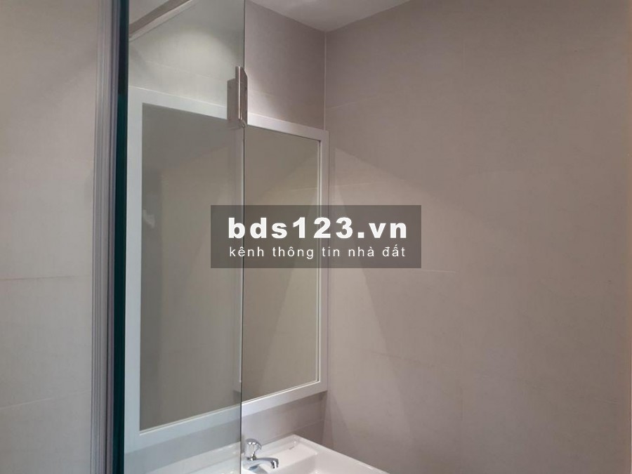 Bán gấp CH 2pn dt 67m2 căn góc có lô gia riêng chênh tốt so với giá gốc liên hệ xem nhà 0931820448 gặp em Đức