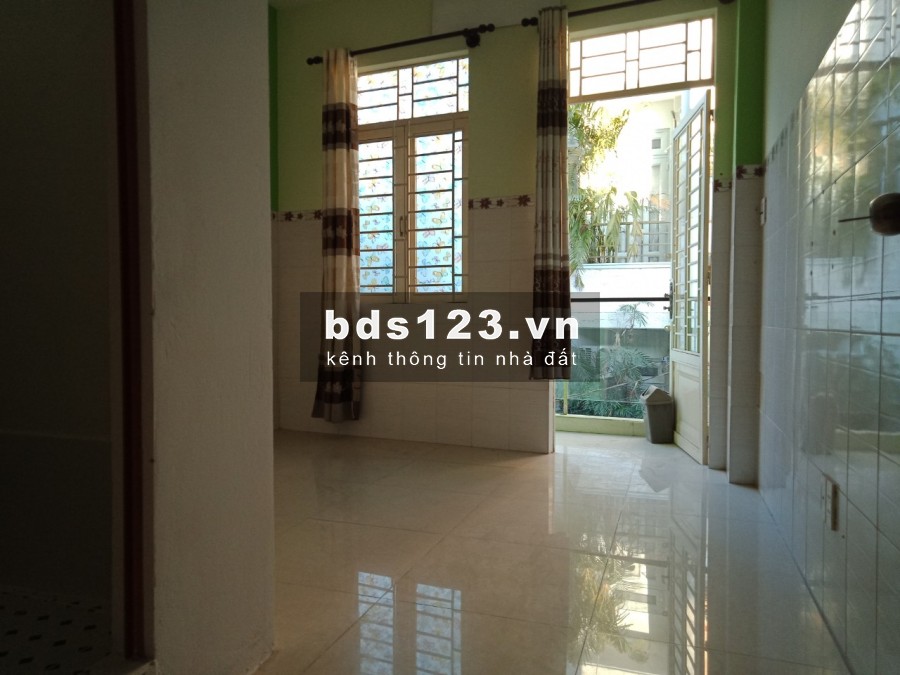 PHÒNG BAN CÔNG ĐẸP SẠCH SẼ MÁT MẺ GẦN 3/2 VÀ XÓM ĐẤT