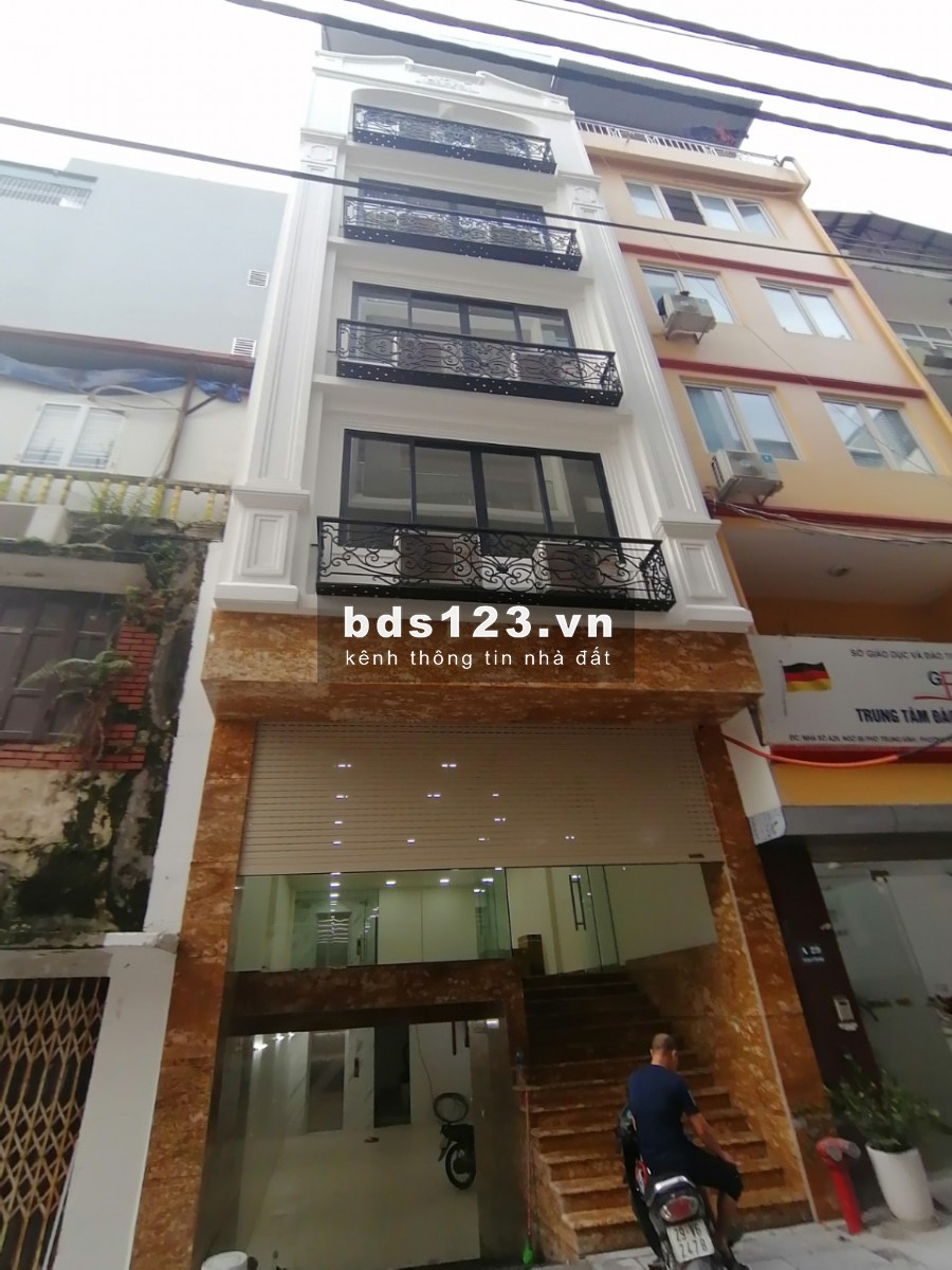 Bán gấp tòa nhà năm vị trí đắc địa nhất tuyến phố Khuất Duy Tiến. GIÁ 33 tỷ