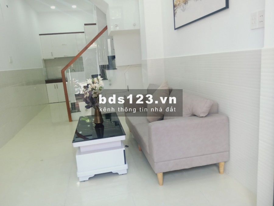 Nợ ngân hàng bán gấp nhà 2 lầu Gần Bệnh Viện Triều An, SHR giá 1.76 tỷ