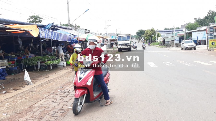 Bán đất giá rẻ đầu tư thị trấn, dt 300m2. full thổ cư, gần kcn becamex Đồng Phú