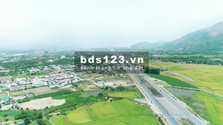 Chính chủ cần bán nhanh Lô đất tại Bình Lộc- Diên Khánh giá chỉ 350tr.