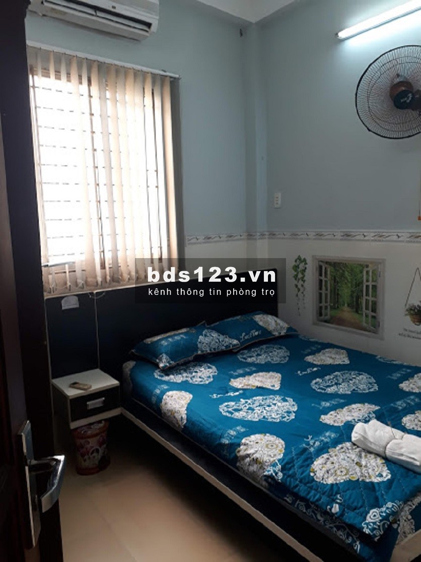 Cần cho thuê phòng máy lạnh Quận 4- 14m2. cửa sổ thoáng mát cho sinh viên và NVVP Thuê -Giá Thuê: 2triệu9 -LH : 0868427739