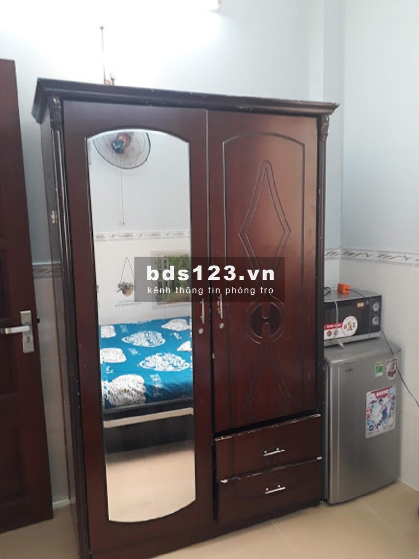 Cần cho thuê phòng máy lạnh Quận 4- 14m2. cửa sổ thoáng mát cho sinh viên và NVVP Thuê -Giá Thuê: 2triệu9 -LH : 0868427739