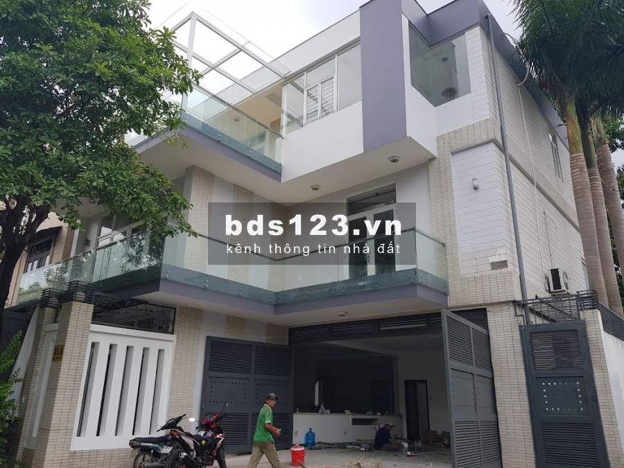 Cho thuê Biệt thự hầm 3 lầu 12x20m Cao Đức Lân An Phú Quận 2 MS:540