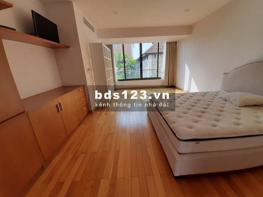 Cho Thuê Villa 631m2 hồ bơi sân vườn Nguyễn văn hưởng Thảo điền Quận 2 MS:345