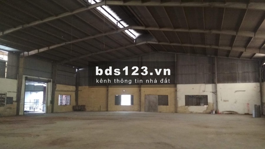 CHO THUÊ GẤP NHÀ XƯỞNG 2.500M2 MẶT TIỀN PHAN VĂN HỚN, HÓC MÔN
