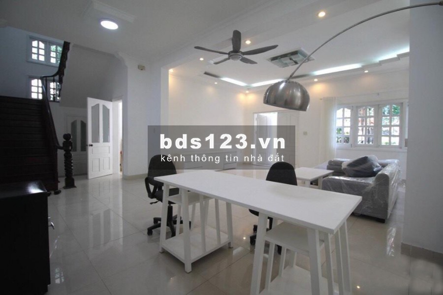 Cho thuê Villa Hiện đại hồ bơi sân vườn 400m2 Quốc hương Thảo điền Quận 2 MS:224